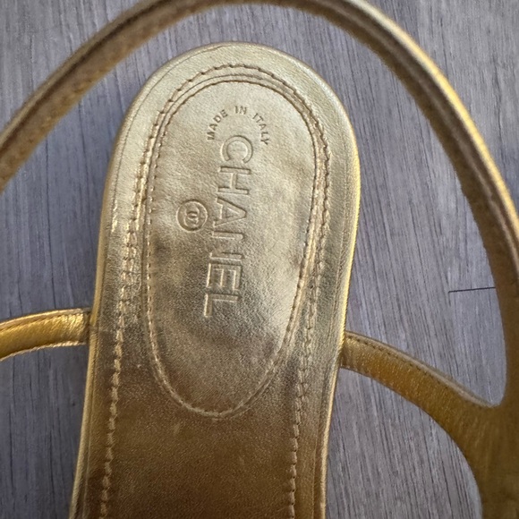 CHANEL Gold CC Pearl Thong Sandals 38 - Picture 9 of 9